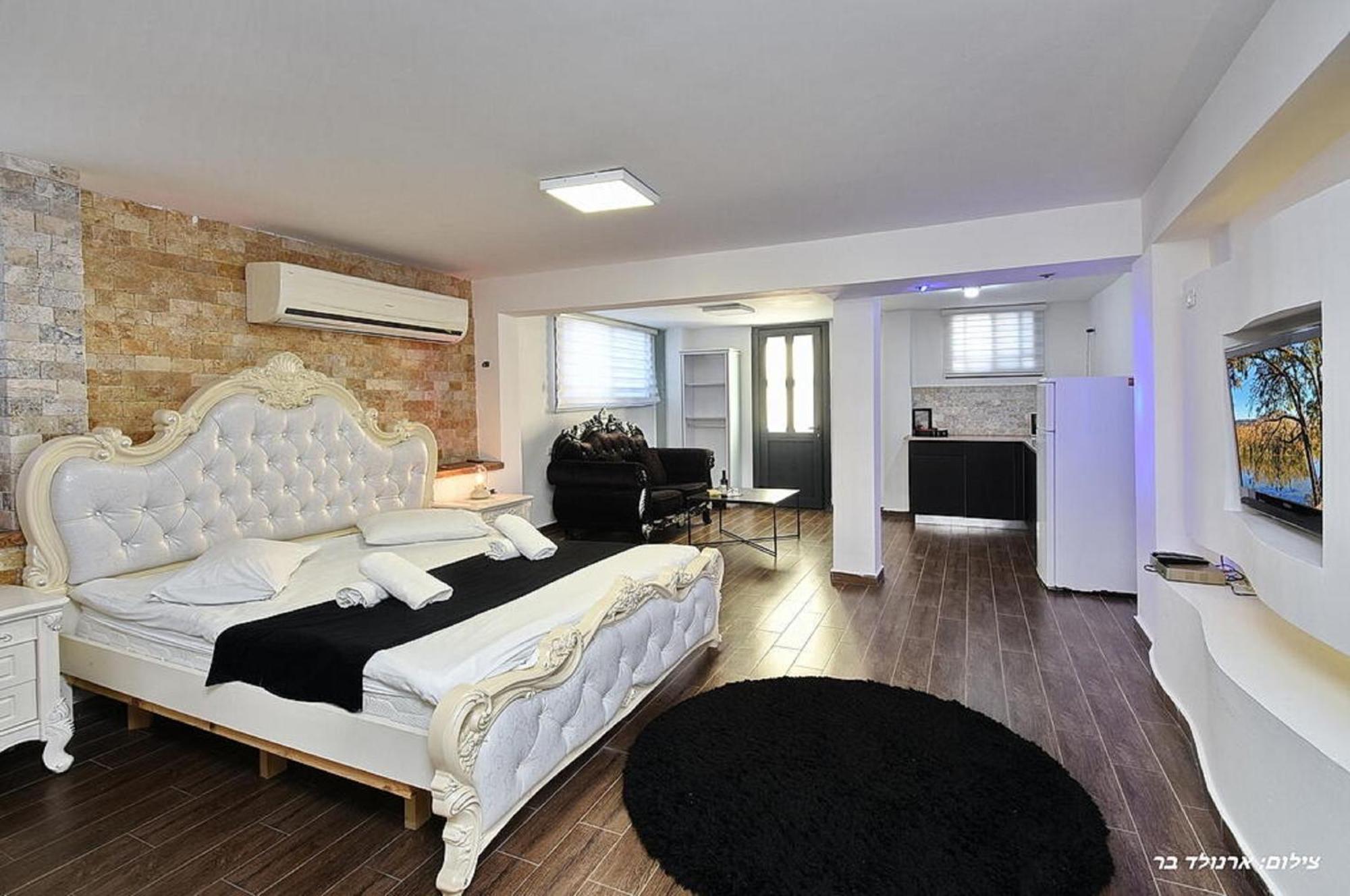 אוטופיה בצפון - מתחם אירוח מפואר Hotel Shahar Eksteriør billede